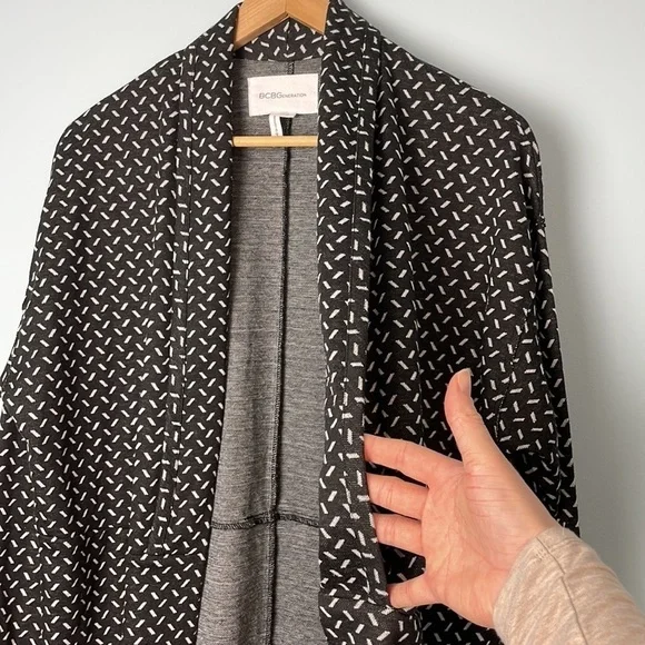 BCBGeneration Open-Front Over Sized Blazer Size Small - Picture 7 of 9